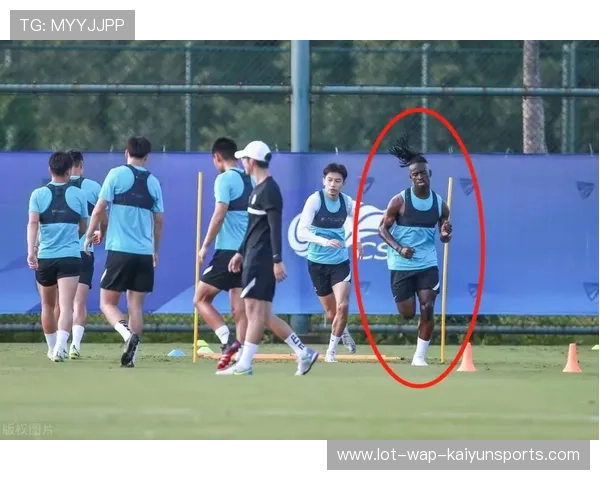 大连足球奇迹：压哨保级成功，全场洒泪的感动瞬间