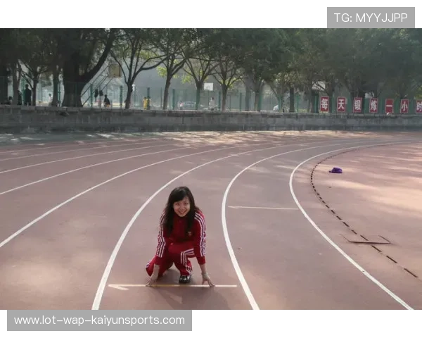 “东安湖体育公园铁人三项:泳池、跑道、赛道挑战极限体力” “东安湖体育公园铁人三项:泳池、跑道、赛道挑战极限体力”